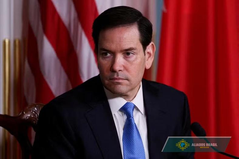 EUA ampliam restrições de vistos contra Cuba e atingem brasileiros ligados ao Mais Médicos