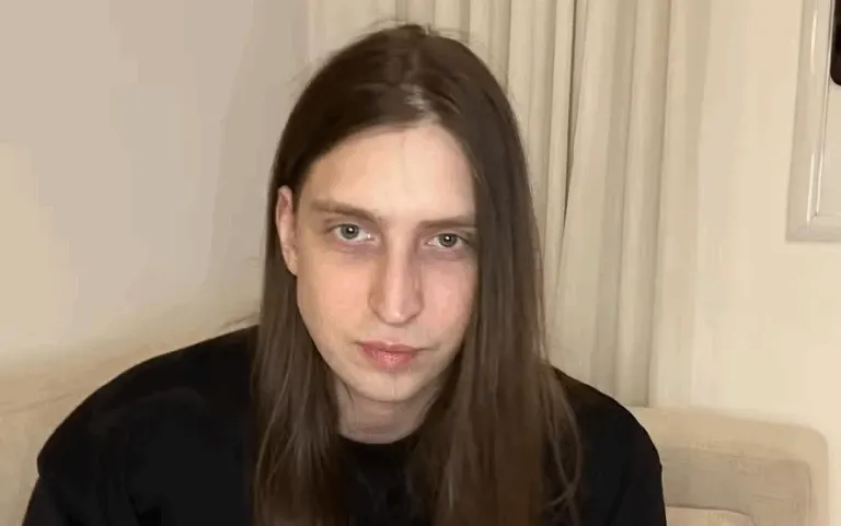 Felca recusa convite de Hugo Motta para debater adultização