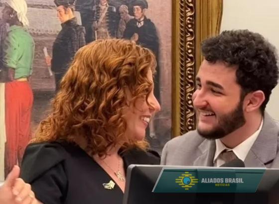 Filho de Carla Zambelli lança abaixo-assinado por liberdade da deputada