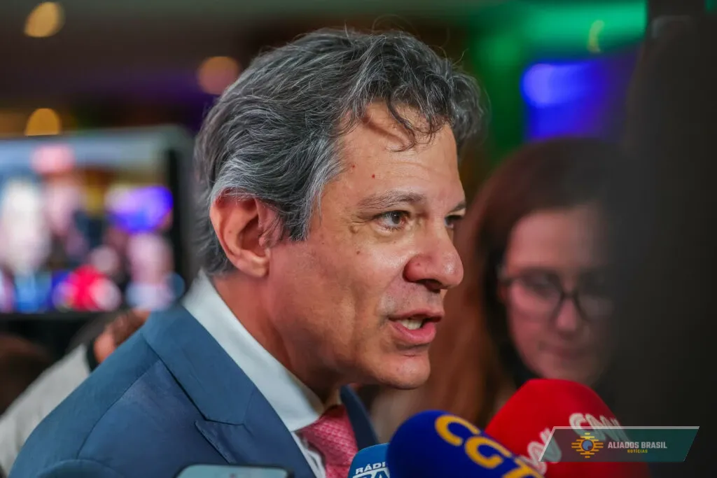 Haddad: Hostilidade dos EUA é para “livrar a cara de golpistas”