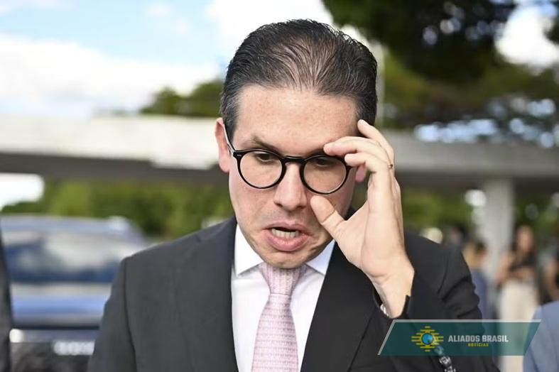 Hugo Motta emprega caseiro de fazenda em seu gabinete na Câmara dos Deputados