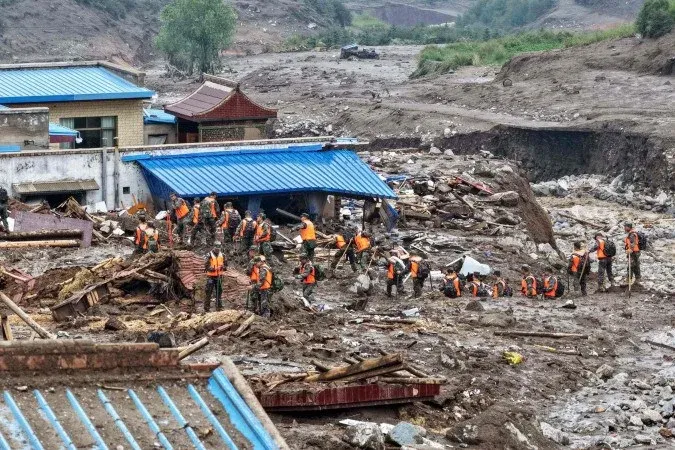 Inundações na China deixam 10 mortos e 33 desaparecidos