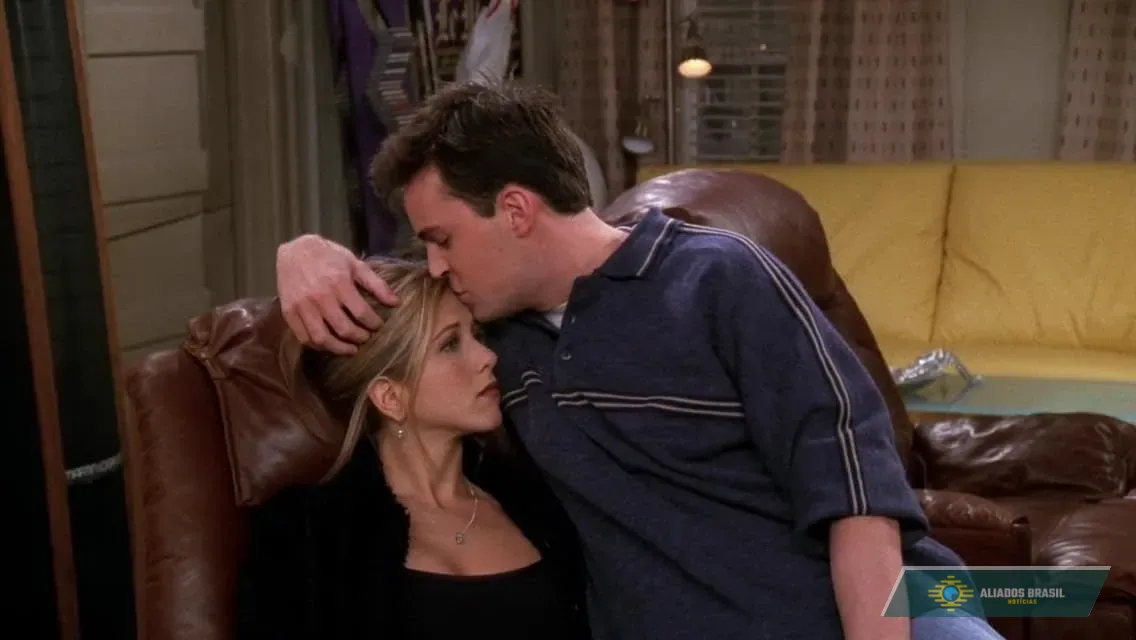 Jennifer Aniston diz que luto por Matthew Perry começou antes da morte