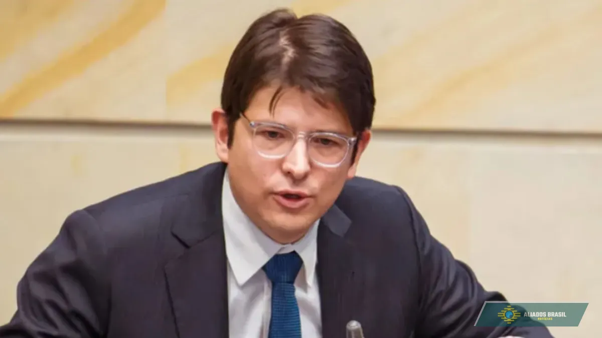 Justiça condena adolescente que matou Miguel Uribe a sete anos de prisão