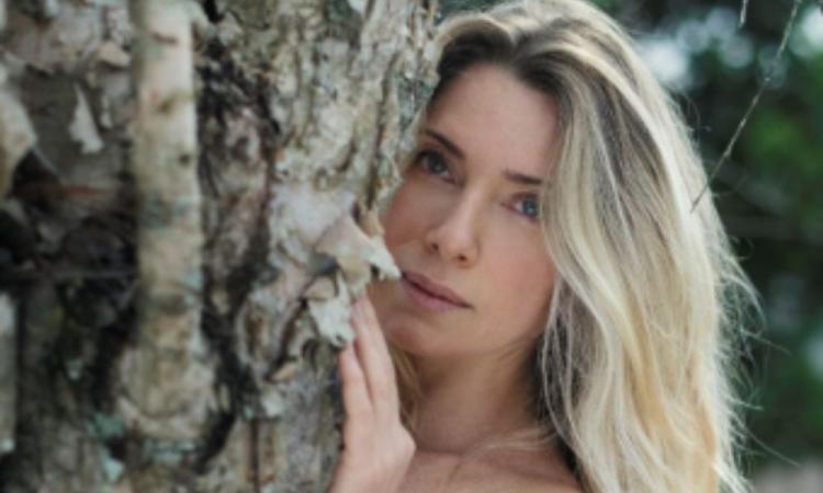 Aos 52 anos, Letícia Spiller posa nua e recebe elogios nas redes sociais: ‘Muito gata’