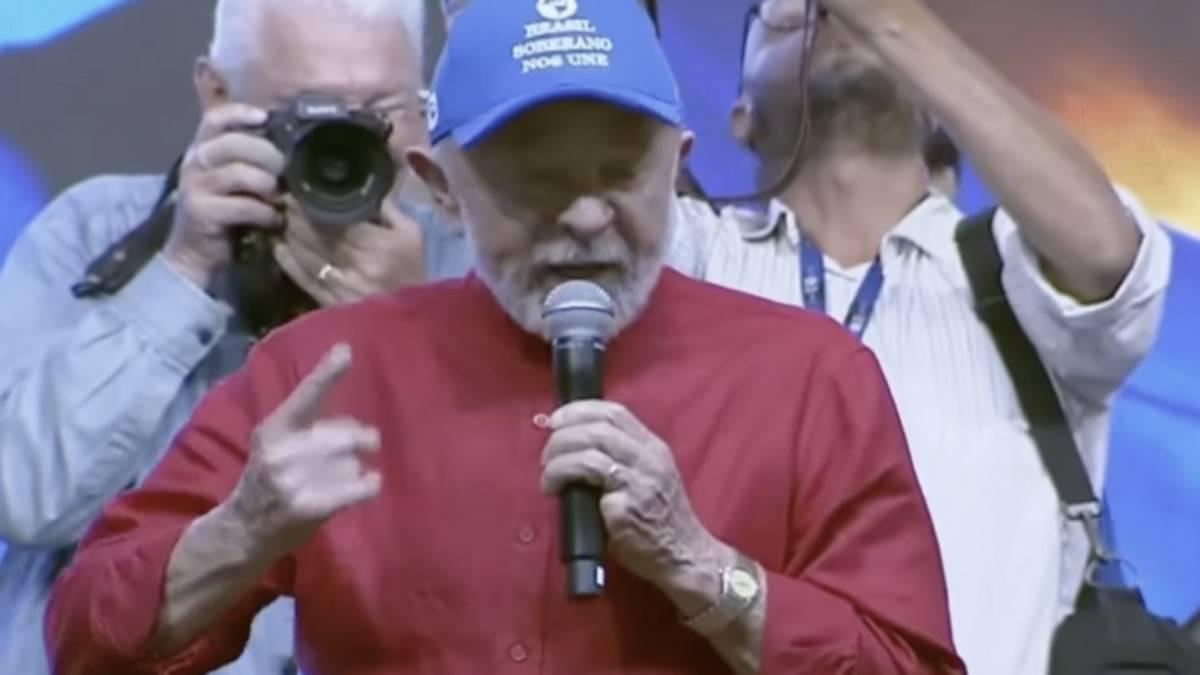 Lula diz que salário de R$ 46 mil “não é muito” e ironiza falta de reajuste