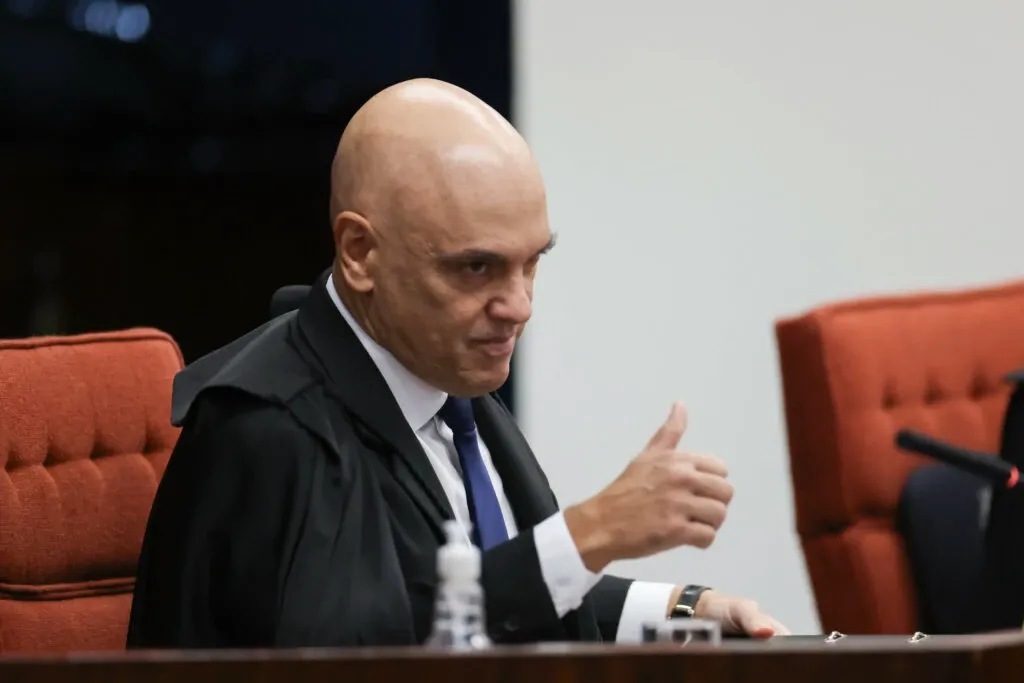 Maioria do STF se negou a assinar carta a favor de Moraes, diz site
