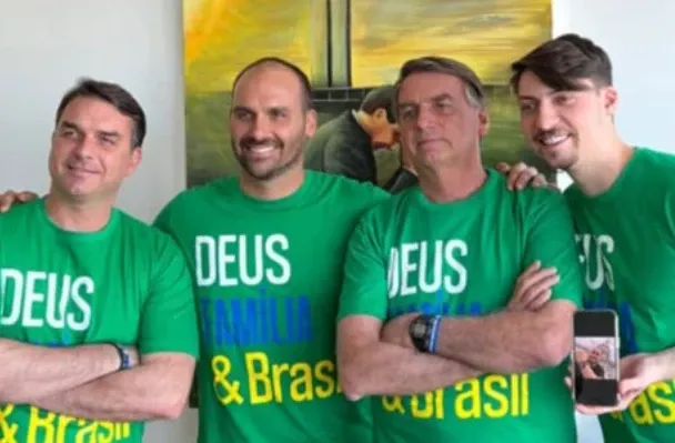 Michelle prepara homenagem de Dia dos Pais para Bolsonaro
