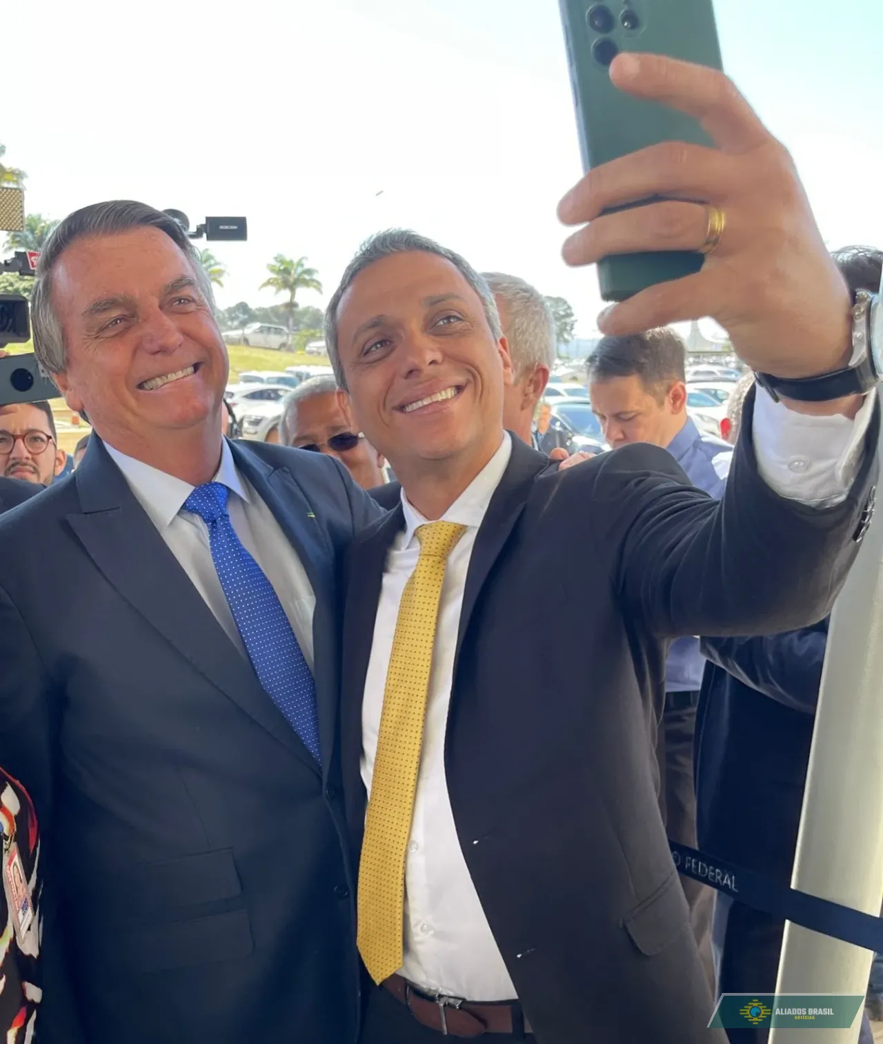 Moraes autoriza visitas a Bolsonaro mas veta Gustavo Gayer