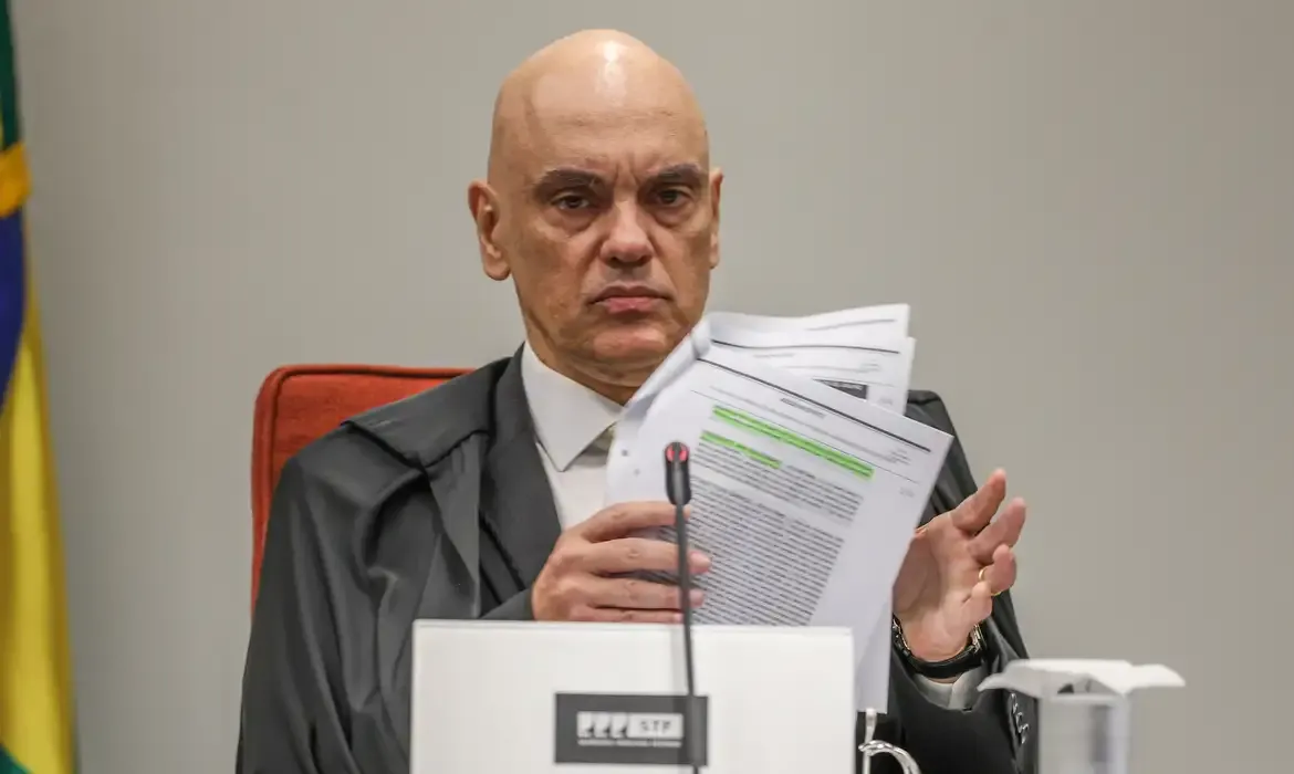 Moraes descarta recuar sobre prisão domiciliar de Bolsonaro