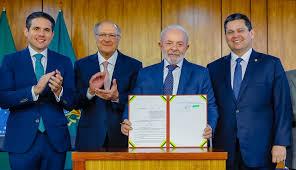 Pacote de resgate deve ajudar exportadores, mas pode pressionar câmbio e Selic, dizem analistas