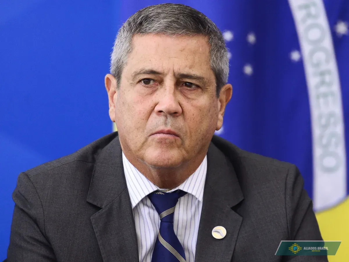 PF diz que Braga Netto descumpriu decisão e falou com Bolsonaro