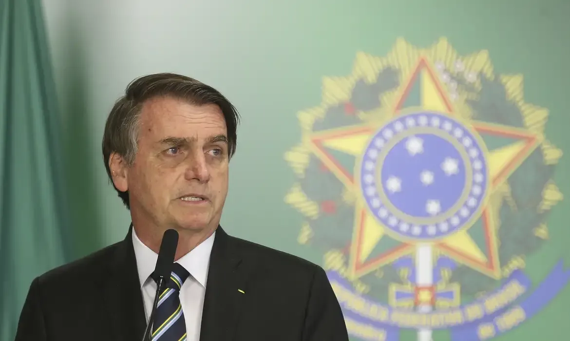 Hoje termina prazo para defesa de Bolsonaro responder ao STF