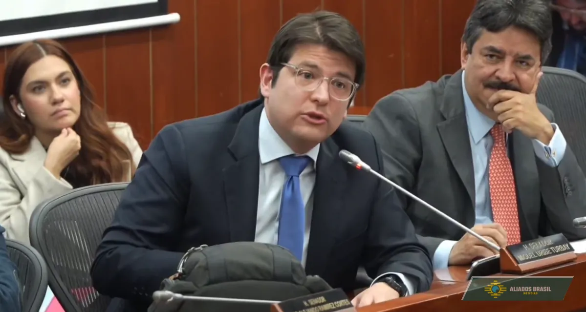 Pré-candidato baleado na Colômbia está em condição crítica