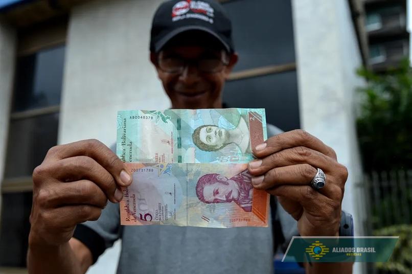 Salário mínimo na Venezuela chega a 1 dólar por mês