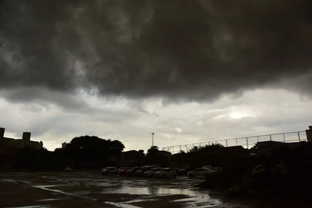 Tempo muda bruscamente e temperatura vai despencar em São Paulo