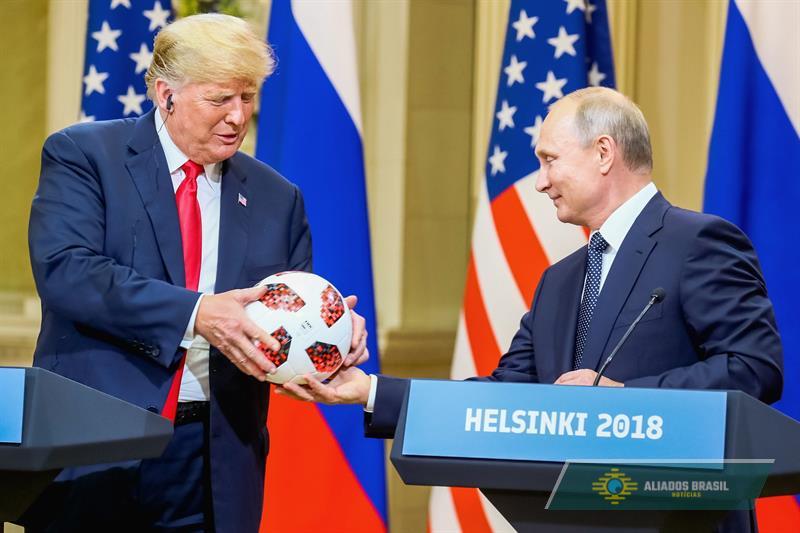 Trump anuncia encontro com Putin no dia 15 de agosto e menciona ‘troca de territórios’