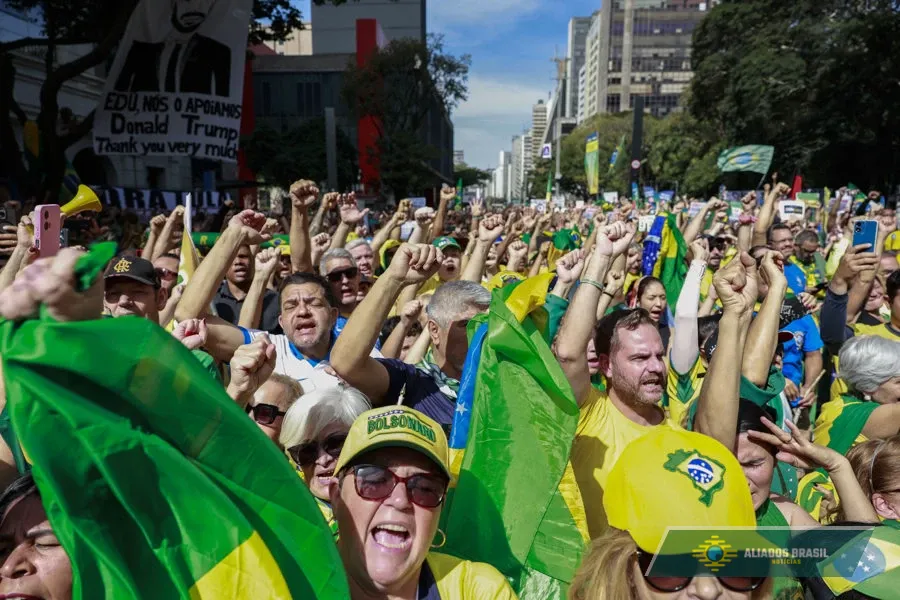 USP diz que ato na Avenida Paulista reuniu 37,6 mil pessoas