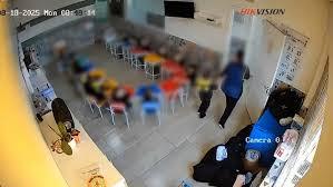 Vídeo: professora agride criança de 4 anos e é demitida por justa causa; menor sofre lesão nos dentes