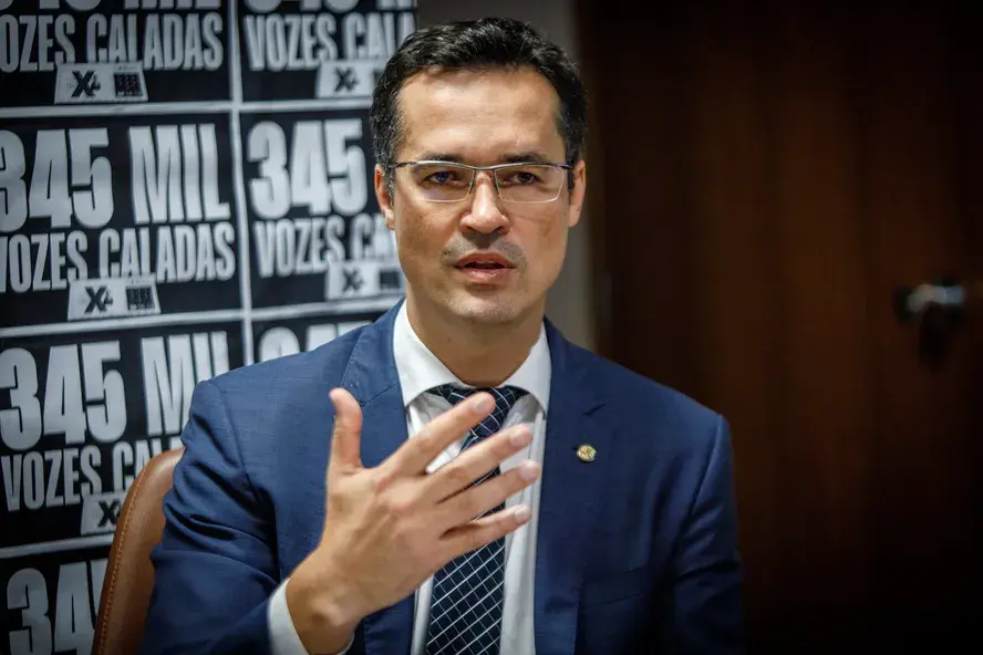 Dallagnol aciona PGR contra Alexandre de Moraes após denúncias de ex-assessor