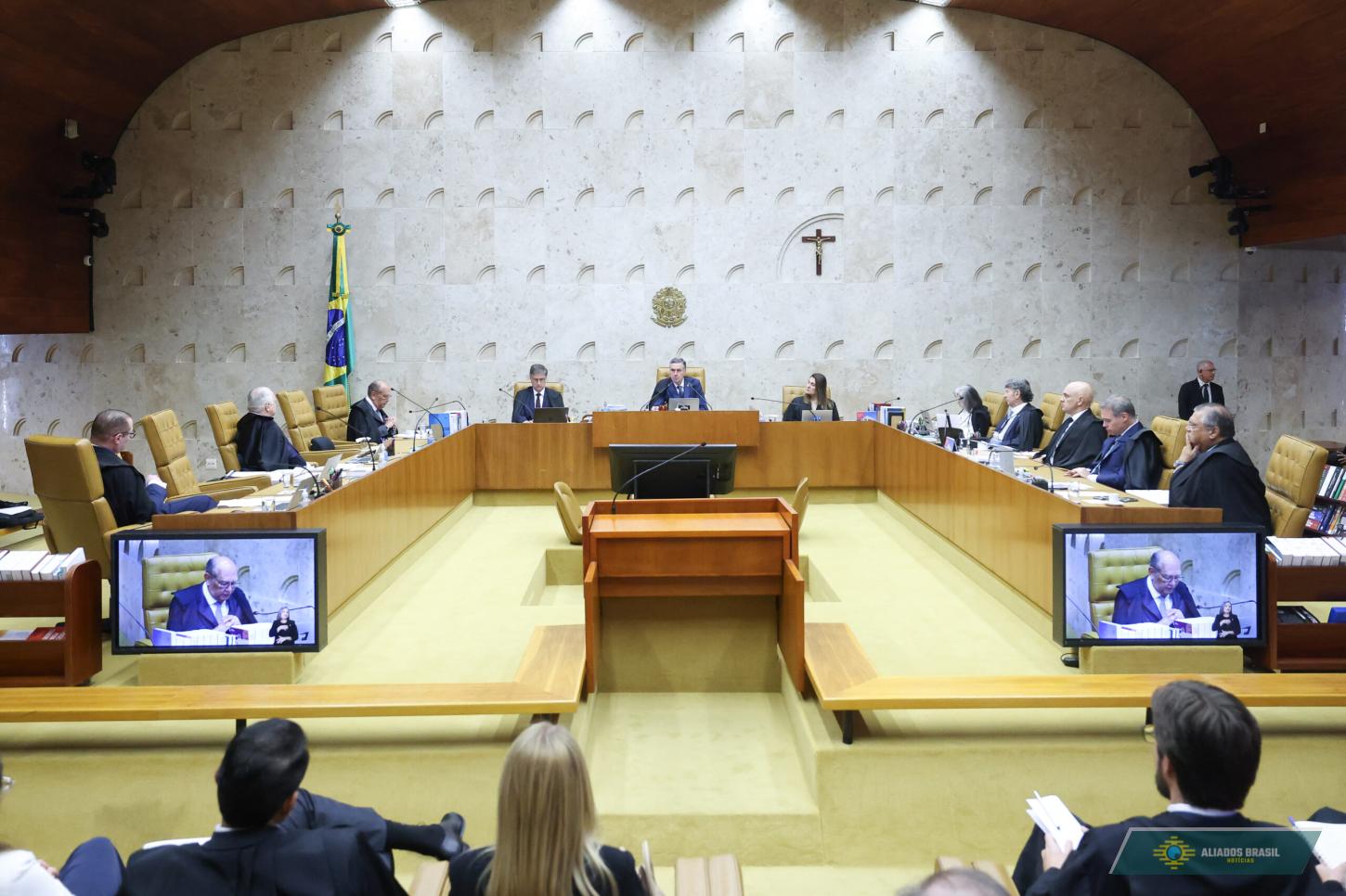 STF tem maioria para restringir à Corte autorização de buscas no Congresso