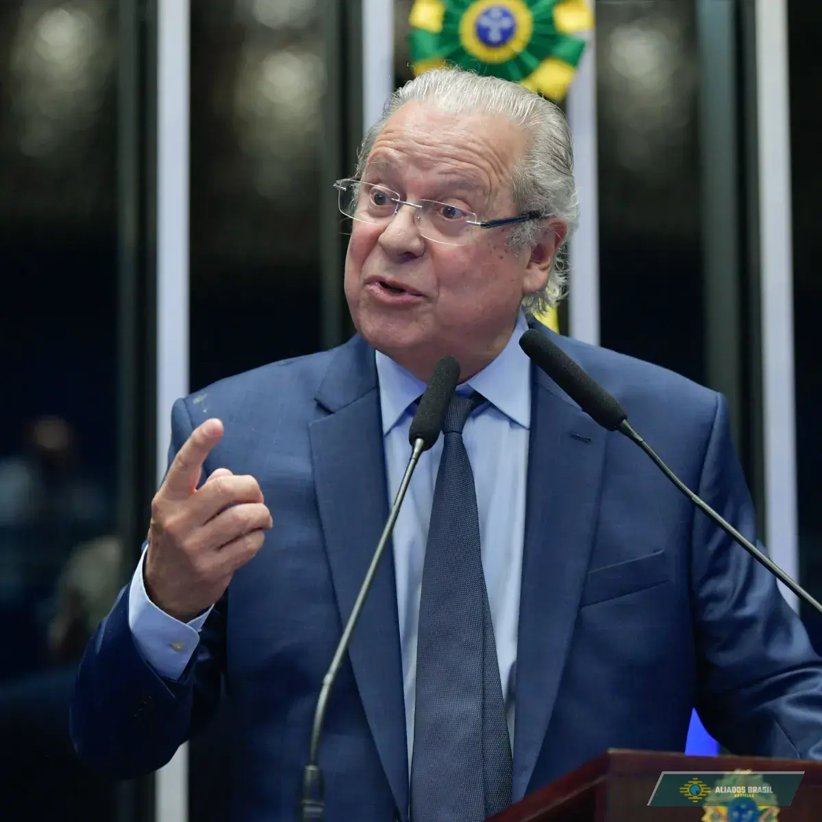 Dirceu defende prisão domiciliar de Bolsonaro: “Justa”