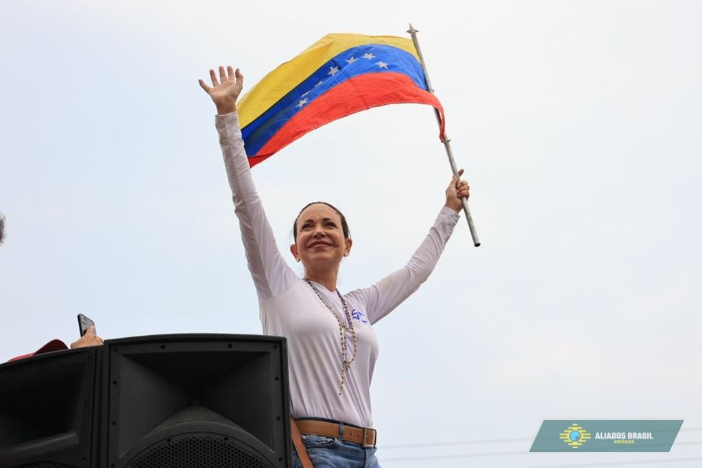 Líderes mundiais celebram Nobel de María Corina; Lula mantém silêncio