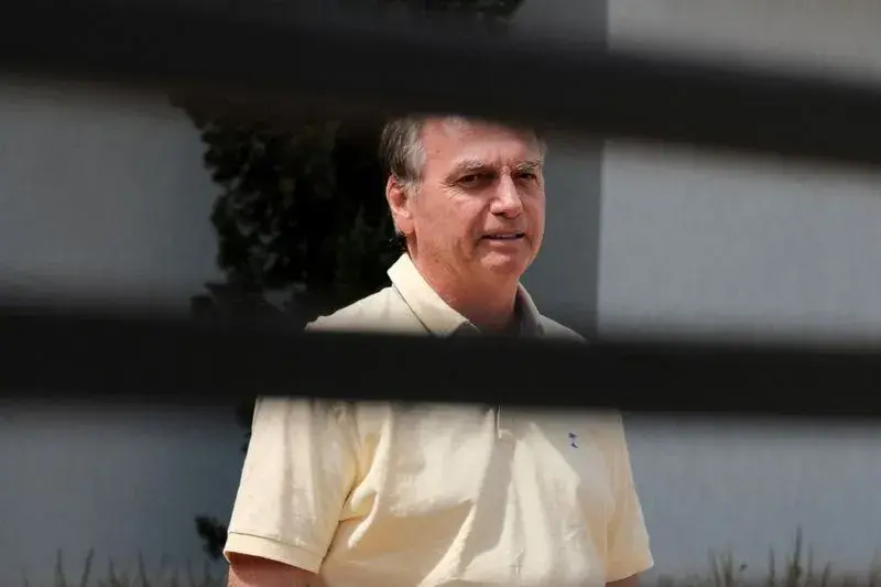 Às vésperas de possível prisão, Bolsonaro pede que STF libere 16 visitas