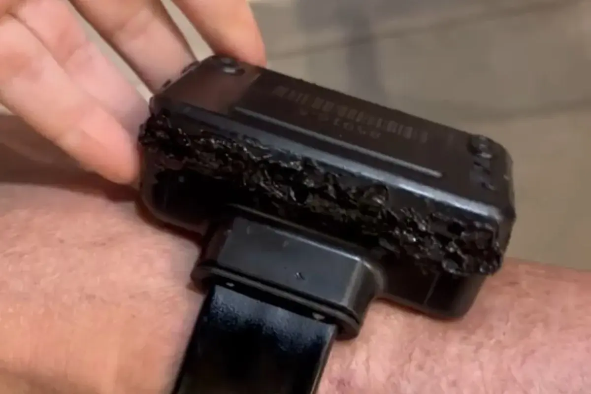 Bolsonaro admite que queimou tornozeleira com ferro de solda. Vídeo