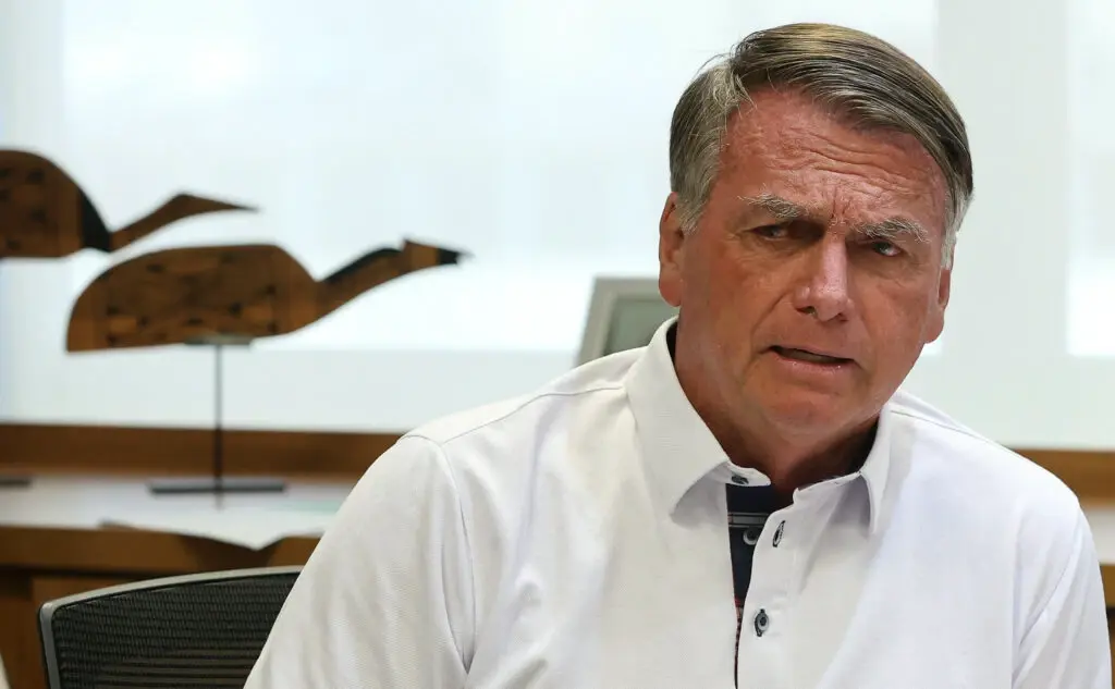 Defesa de Bolsonaro cita Collor e pede ‘prisão domiciliar humanitária’