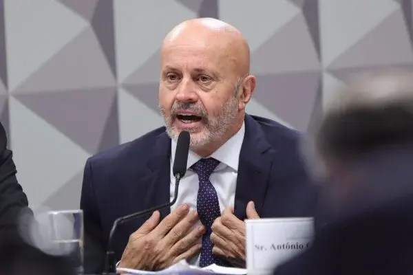 Careca do INSS comprou lancha de R$ 3,4 milhões em meio a fraudes