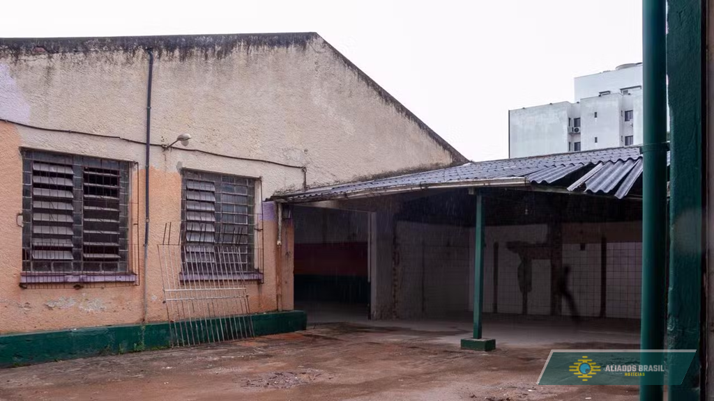 Com apoio de Gisele Bündchen, escola abandonada há 5 anos em Porto Alegre será reaberta como espaço para a educação infantil