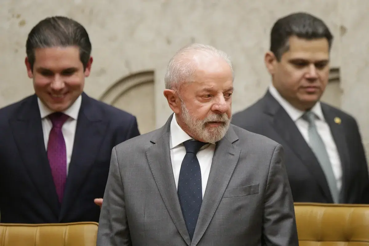 Congresso silencia, e Lula pode sancionar IR sem caciques do Centrão