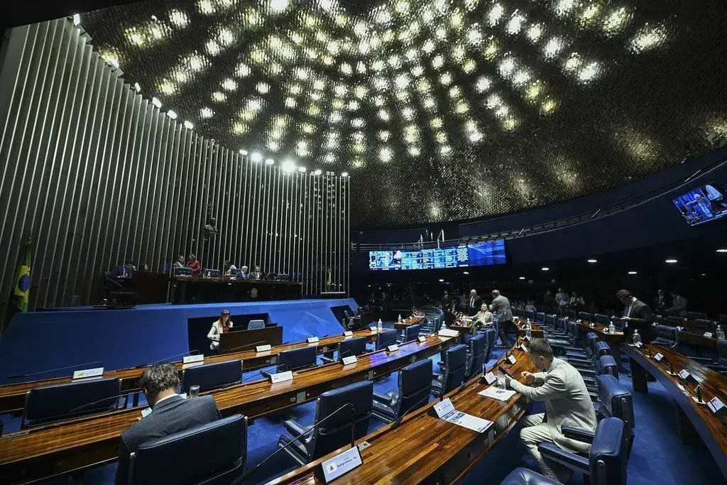 Em meio à tensão entre Alcolumbre e Lula, Senado deve votar 