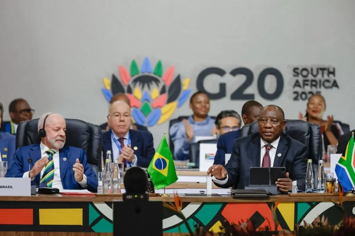 Enquanto Bolsonaro era preso, Lula mandava recados a Trump no G20