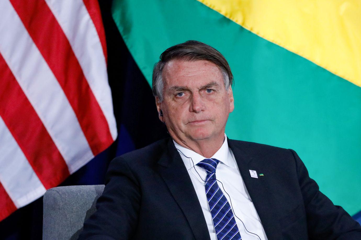 Exército vê excesso em Bolsonaro na Papuda e oferece quartéis para prisão