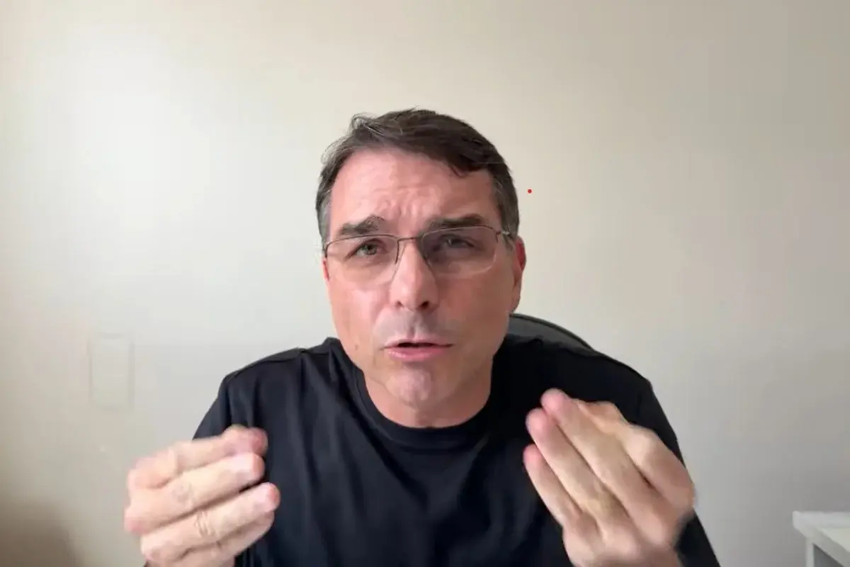 Flávio e Michelle Bolsonaro denunciam vaquinha falsa manipulada por IA