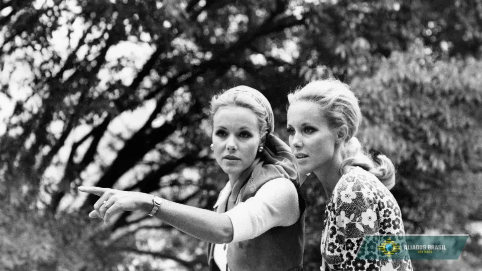 Gêmeas que marcaram os anos 60 morrem juntas aos 89 anos