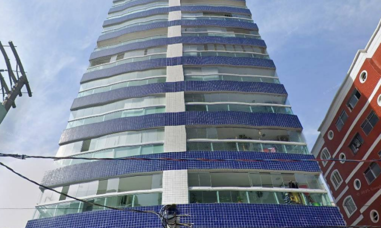 Idoso morre ao cair do 15º andar enquanto instalava luzes de Natal em Praia Grande