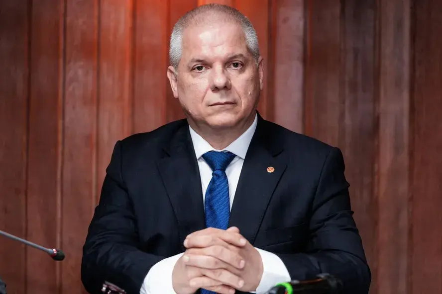 Investigações apontam que ex-presidente do INSS recebia R$ 250 mil mensais no esquema de desvios de pensões