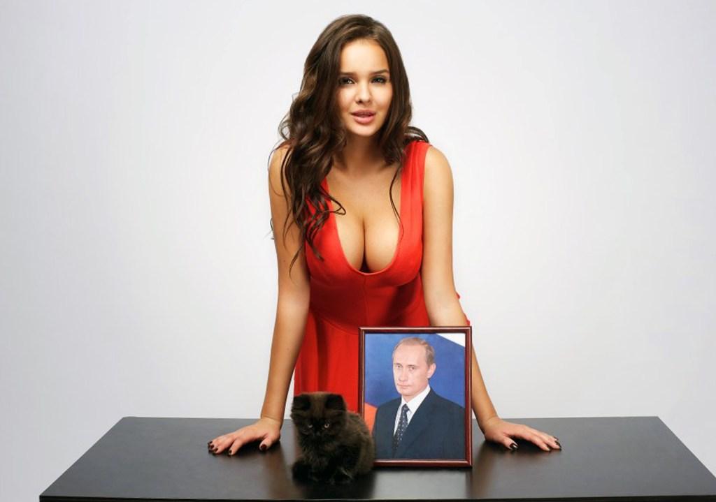 Jornal russo revela que Putin teria mantido affair com jovem de 17 anos ligada a calendário sensual