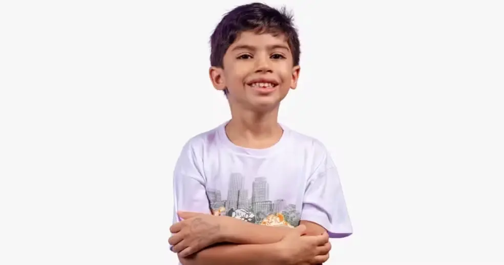 Médica admite erro em prescrição que levou menino à morte