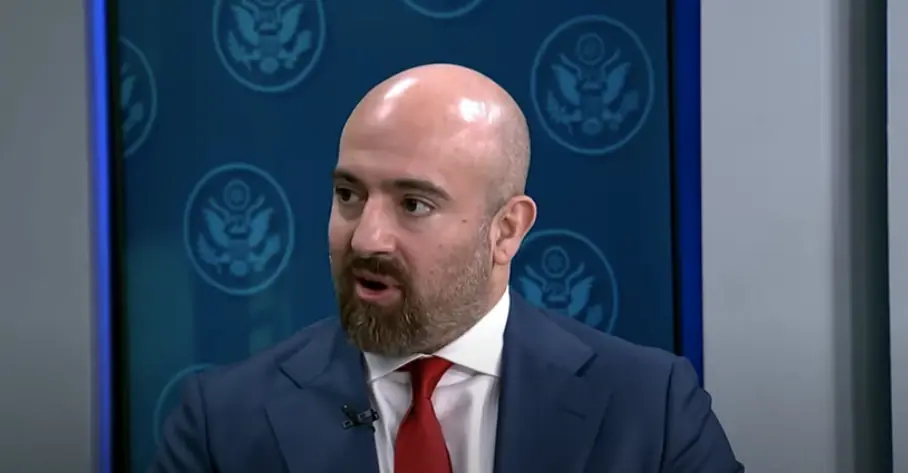 Mike Benz critica decisão que torna Bolsonaro inelegível