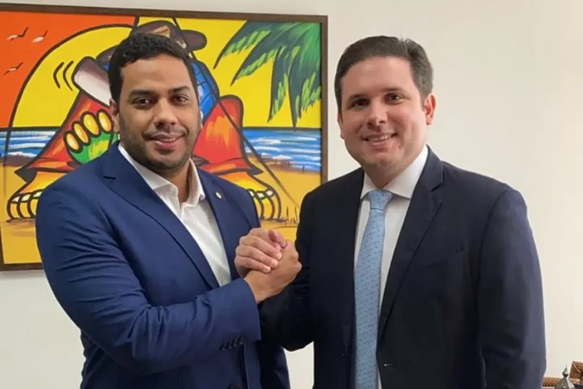 Ministro do TCU que poupou Hugo Motta tinha esposa como fantasma