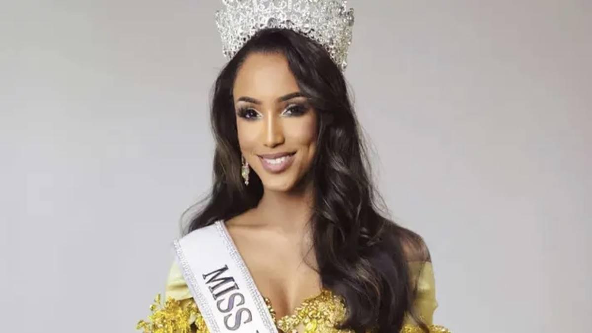 Miss Jamaica é hospitalizada em estado grave após cair do palco no Miss Universo 2025