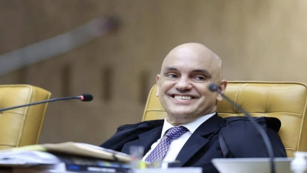 Moraes cita a si mesmo ao votar pela abertura de ação contra Eduardo Bolsonaro