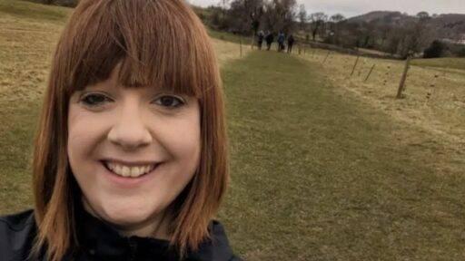 Mulher morre após hospital confundir sintomas de ataque cardíaco com gases