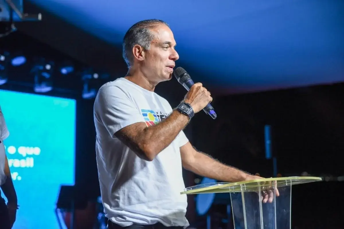 PF prende banqueiro Augusto Lima, ex-sócio de Vorcaro, e o tesoureiro do Master