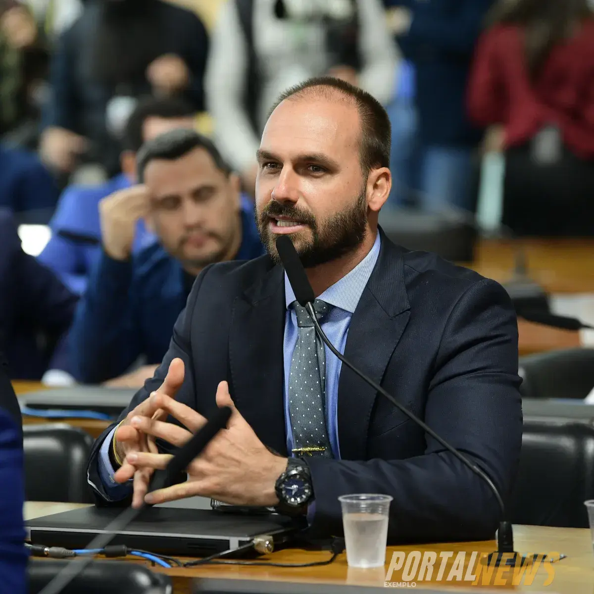 Primeira Turma do STF forma maioria para tornar Eduardo réu