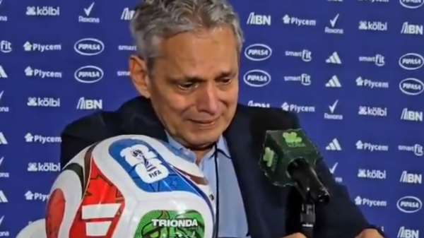 Reação do treinador de Honduras ao ficar fora do Mundial repercute pelo mundo; ASSISTA!